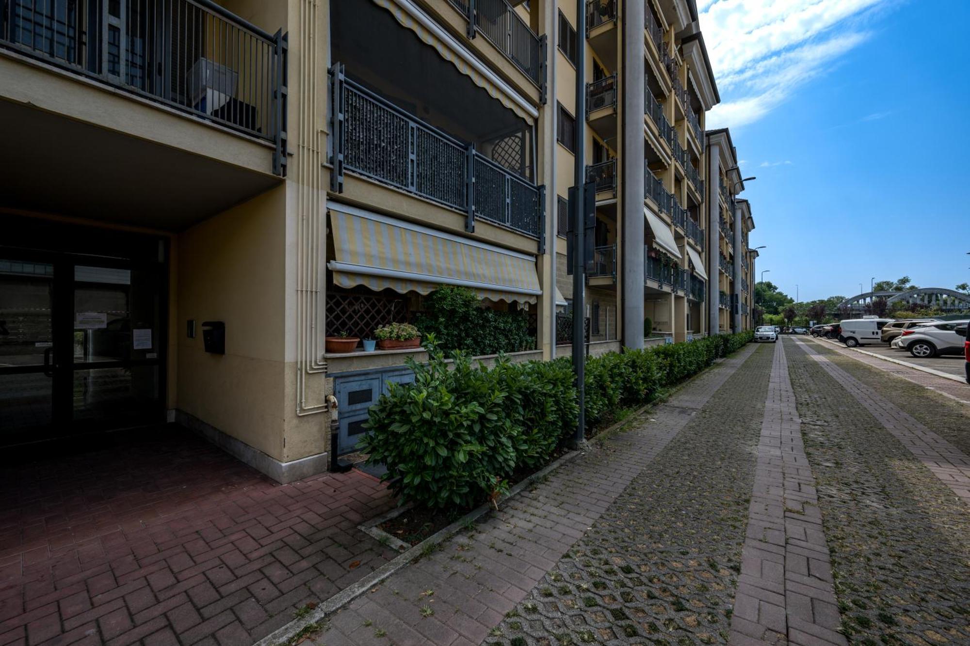Cozy Suite Rogoredo Apartment Next To The Metro And Train Station Milan Luaran gambar