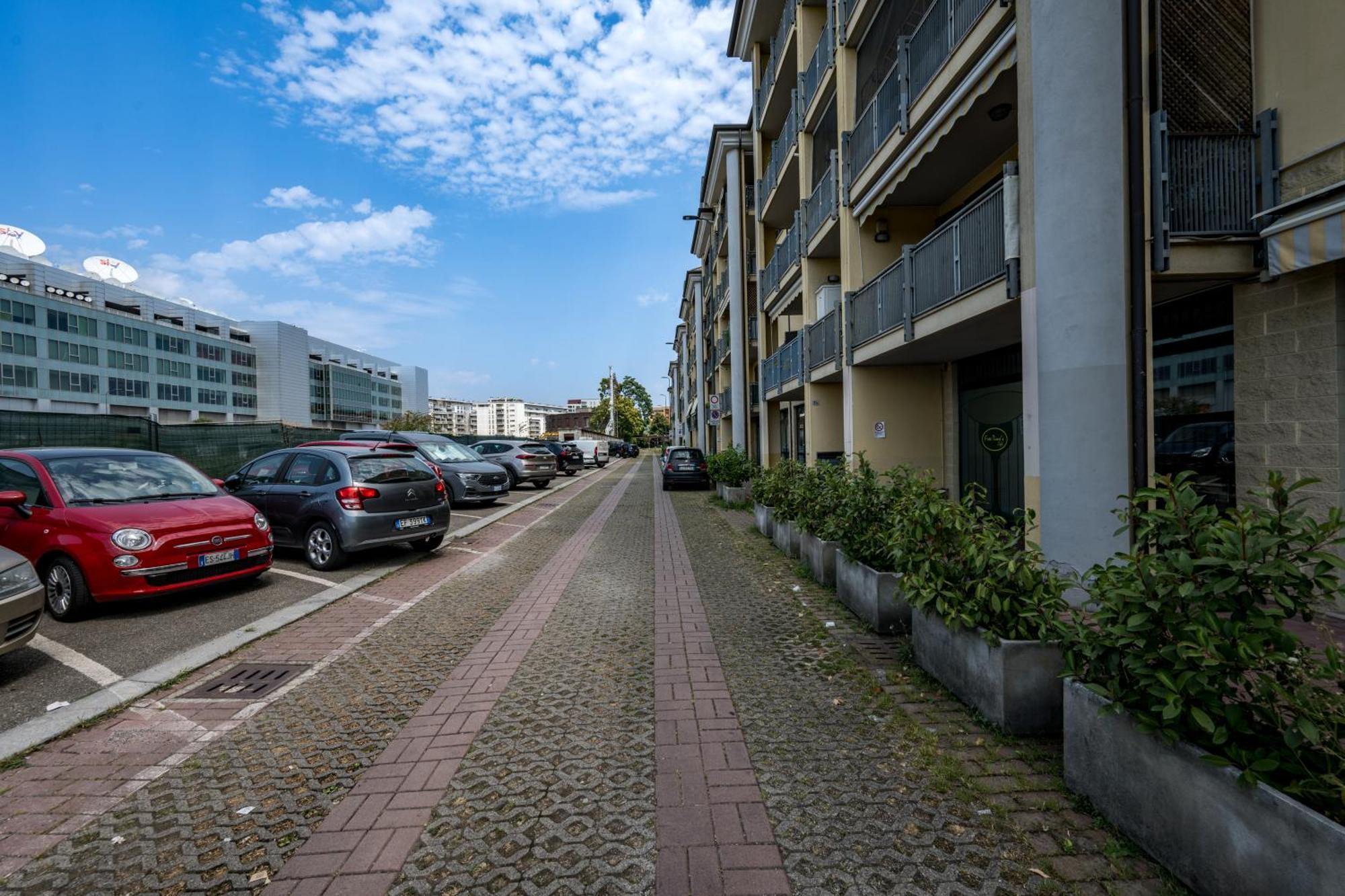 Cozy Suite Rogoredo Apartment Next To The Metro And Train Station Milan Luaran gambar